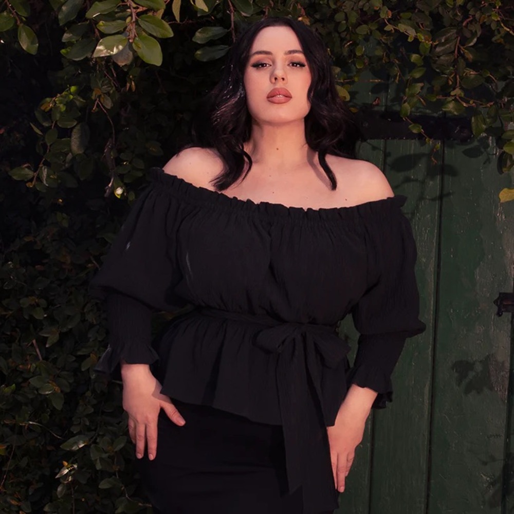 La Femme en Noir XL Ritual Peasant Top in Black